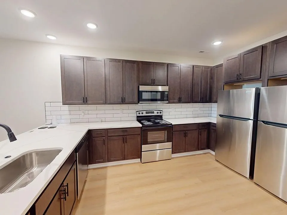 103 E Patterson Ave