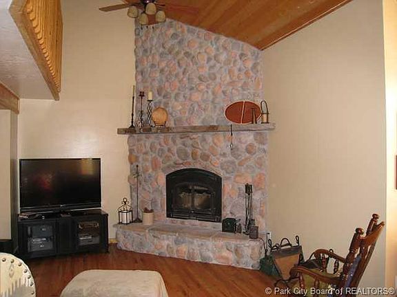 2nd image of 902 S Spurwood Dr
