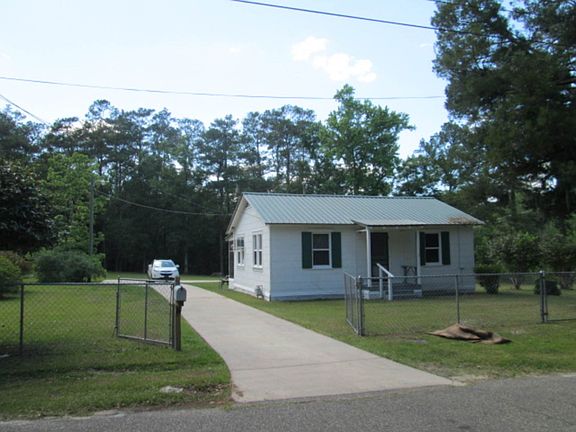2nd image of 16242 SE Sutton Ave