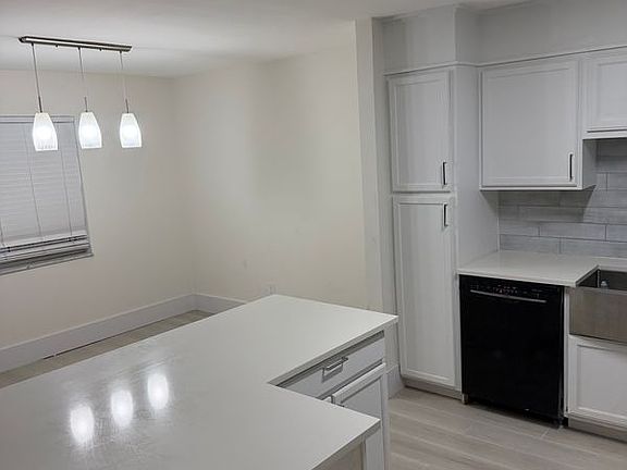 3rd image of 2269 NE 2nd Ave