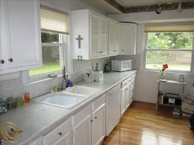 3rd image of 33920 La Moyne St