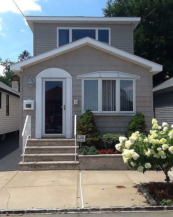 1st image of 617 Clarence Ave