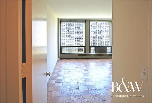Rented by Buchbinder & Warren | media 2