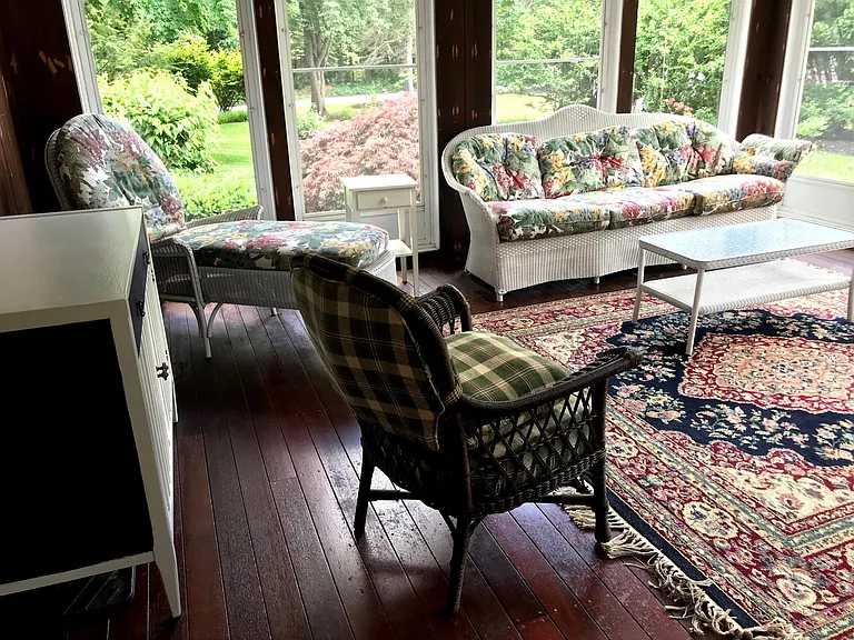 4 Lasallette Rd — Photo 8