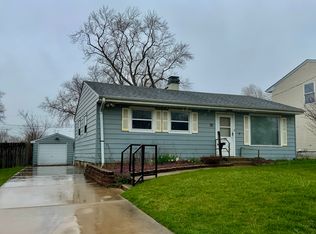 622 Oakwood Ave, Aurora, IL 60505