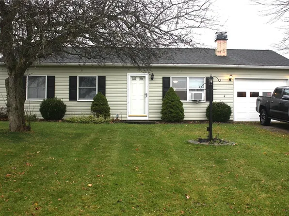 6878 Cole Rd, Le Roy, NY 14482