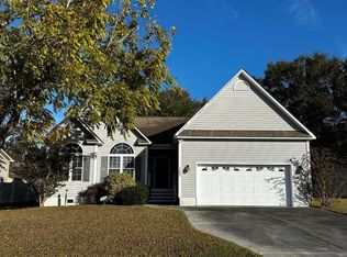 102 Path Finder Ln, Swansboro, NC 28584