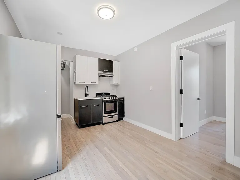 545 W 125th St #41 — Photo 3