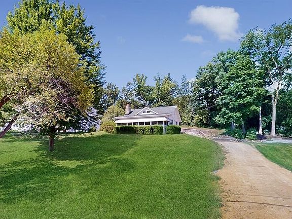 4th image of 1014 Shabbona Dr
