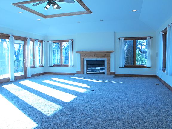 4th image of 176 N Villa Ave