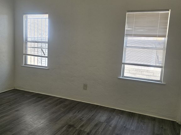3rd image of 2224 Easton St