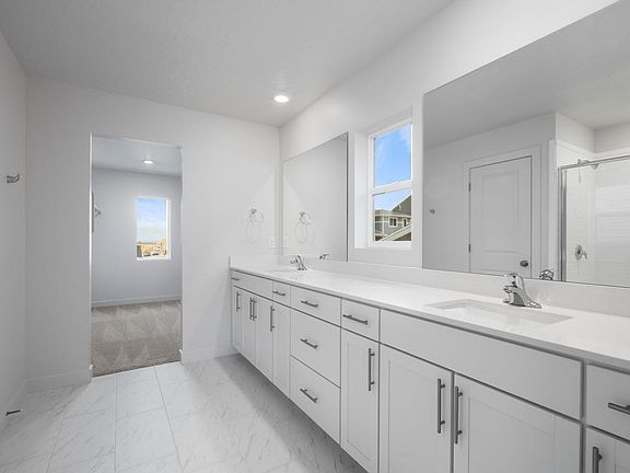 3rd image of 469 W Flora Dr
