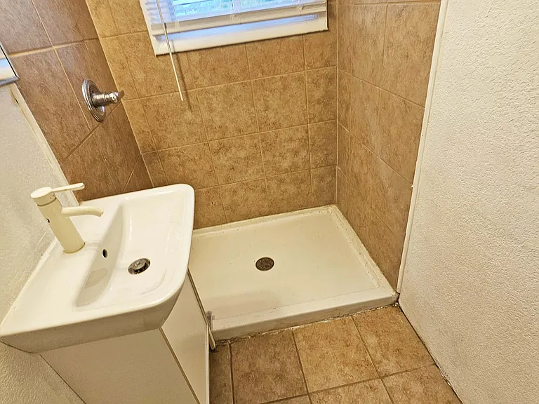 2nd Floor Bath Room