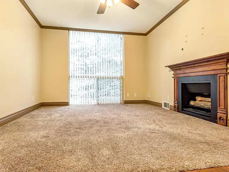 438 N Center St #305 — Photo 14