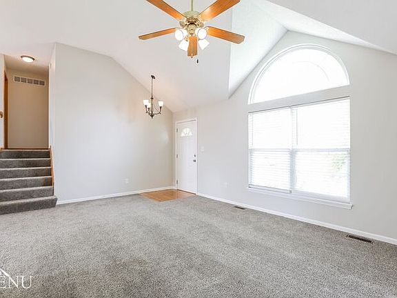 5th image of 601 SW Westview Dr