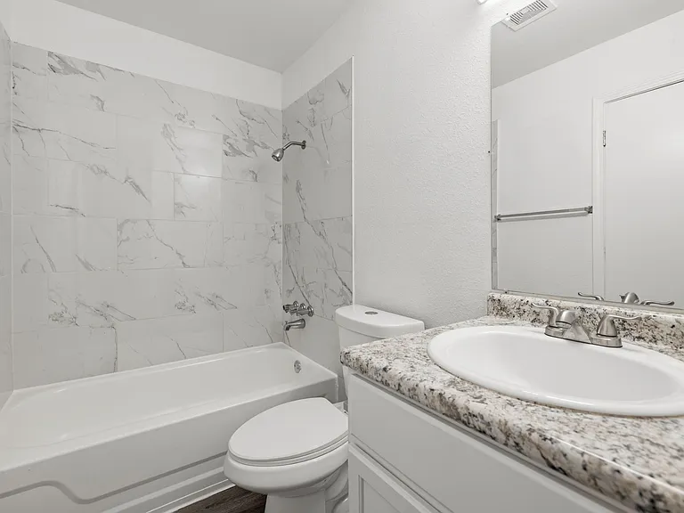 Residences at Overlook — Photo 35