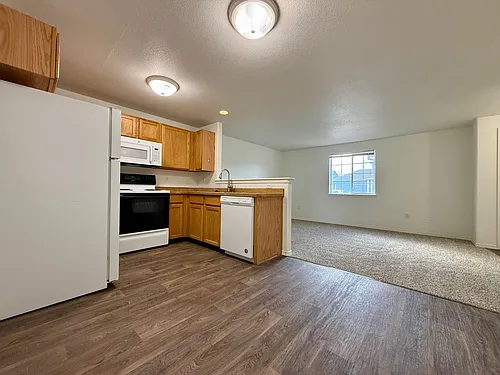 2561 NW Cedar Ave #3 Photo 1