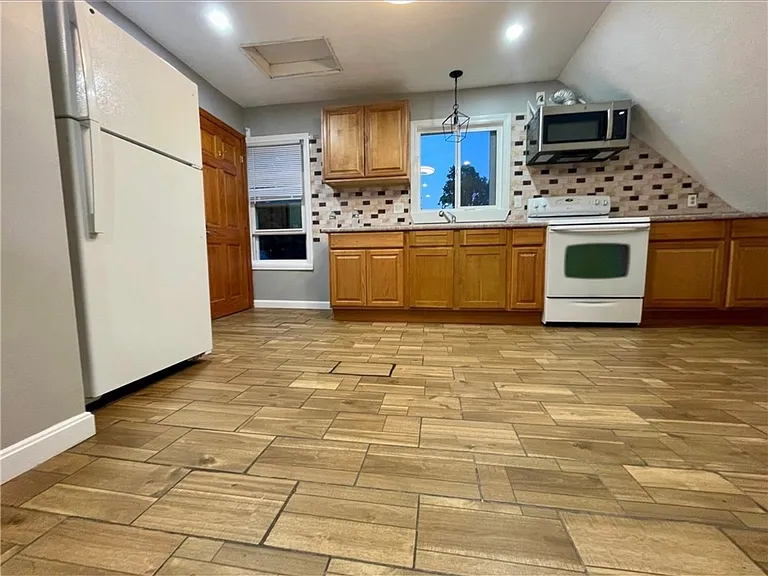 36 Highland St #3 — Photo 3
