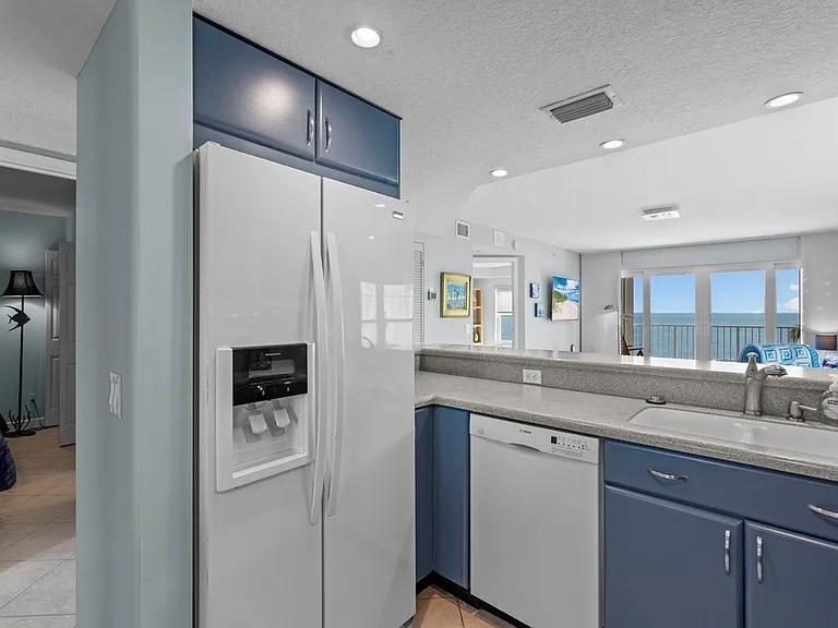 2700 Ocean Dr #404 — Photo 8