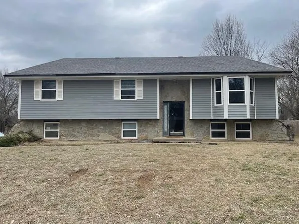 812 Harris St, Frontenac, KS 66763