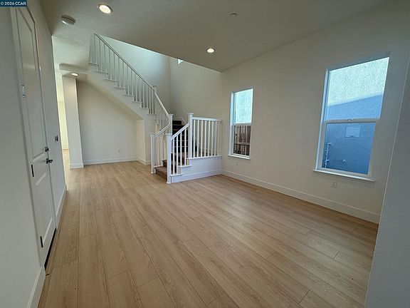 5th image of 17429 Bushwick Ln