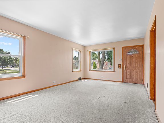 3rd image of 4017 Oak Park Ave