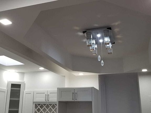 3rd image of 1043 Jefferson Ave #3C