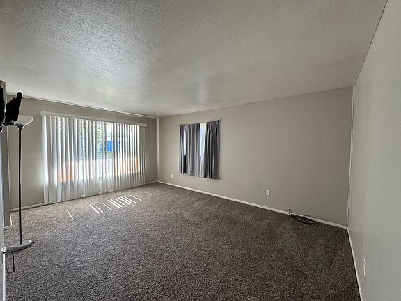 4th image of 59 Wildy Dr #402