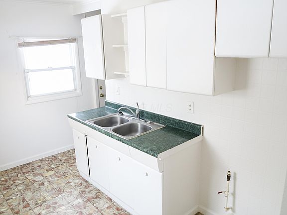 5th image of 629 N Dawson Ave