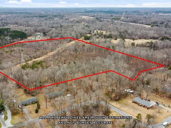 2718 Kivett Dr, Greensboro, NC 27407