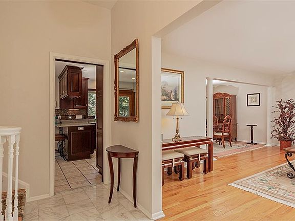 4th image of 1019 Pinewood Cir