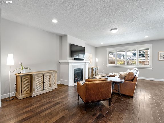 4th image of 4842 NE Kaycee St