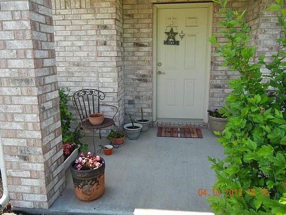 2nd image of 735 Overland Dr