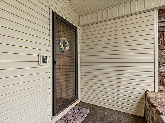 4th image of 1 Tonya Ln