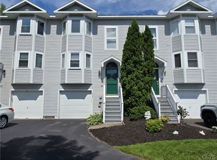 8254 Boatwatch Dr, Baldwinsville, NY 13027