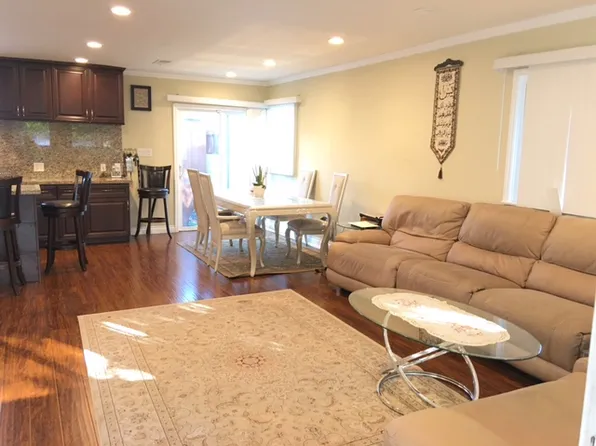 5420 Sale Ave, Woodland Hills, CA 91367