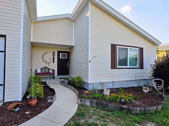 2nd image of 5275 Powrie Dr