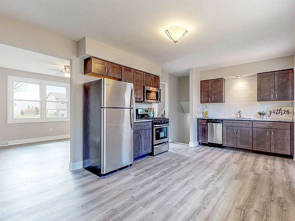 5th image of 2122 Sanford Ave