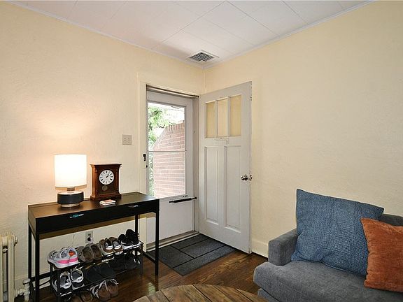 4th image of 494-496 McCully St