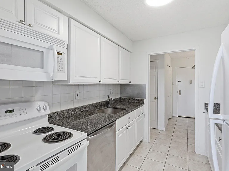 5300 Holmes Run Pkwy #607 — Photo 7