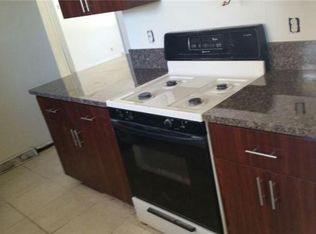 225 SW 8th St, Deerfield Beach, FL 33441