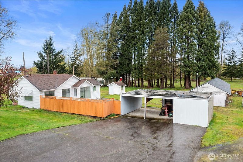 4th image of 3829 60th Avenue E