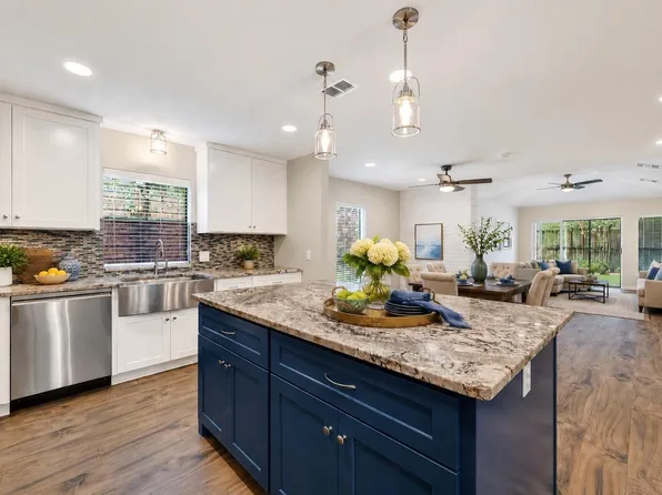 1023 Forest Home Dr, Houston, TX 77077
