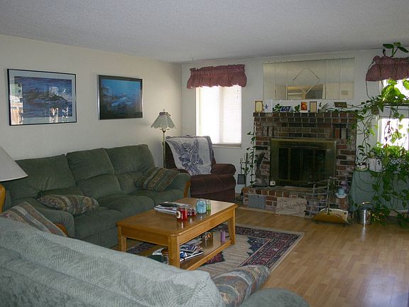 2nd image of 3089 Meadowlands Ct