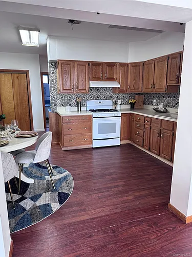 1014 Main St #1 Photo 1