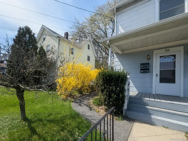 84 Orange Ave — Photo 24