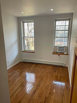 5th image of 2209 Steinway St #1