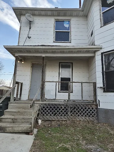 626 W 2nd St Photo 1