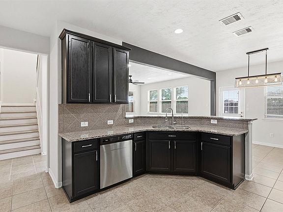 3rd image of 22515 Lavaca Ranch Ln