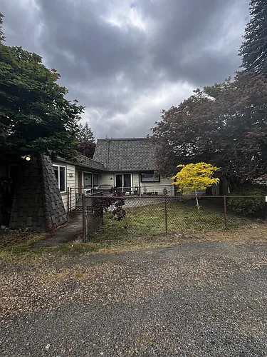 146 Hawthorne Ln Photo 1